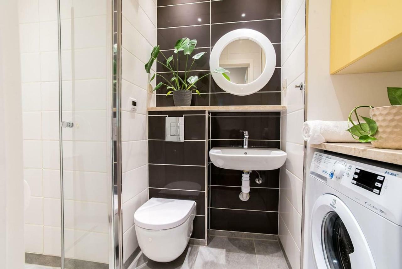 In Perfect Location - Metro Ratusz Arsenał Apartament Warszawa